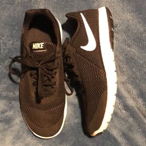 Comfortable, light where women’s Nike Flex